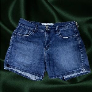 Levi’s women’s jean shorts size 12 medium wash mid 2000s split hem side splits